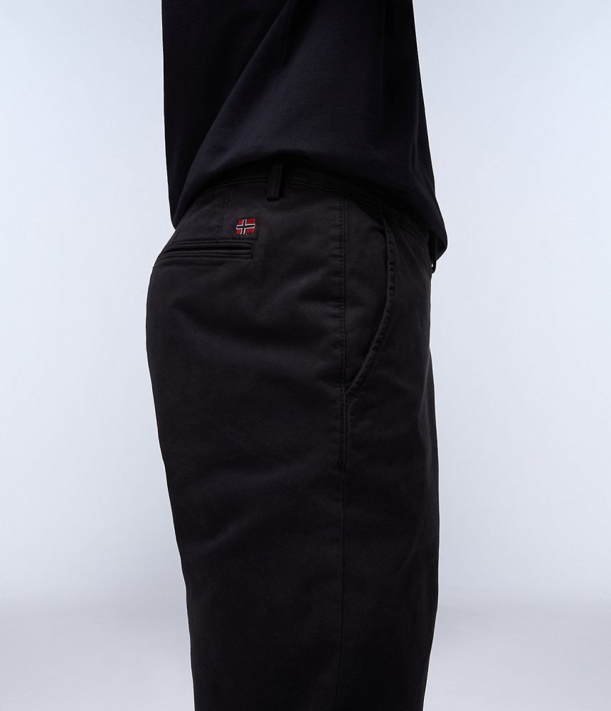 Napapijri Puyo All-Seasons Chino Trousers Chino Broek Heren Zwart | TLYENSU-01